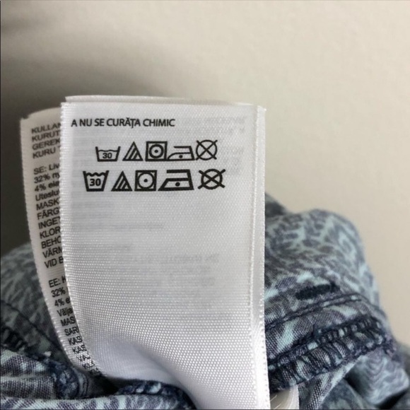 4/$45 MARMOT Navy Blue and White Patterned Flat Front Shorts size Medium - Picture 6 of 6